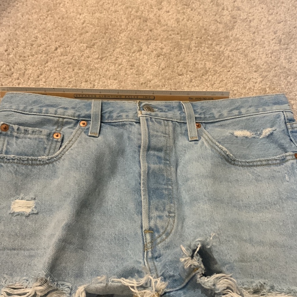 Levi’s Shorts - Picture 7 of 7
